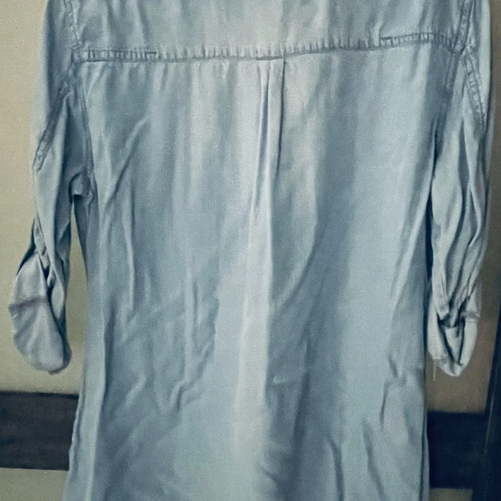 Chambrai ~ Soft & comfortable lightweight Chambray Denim Top, Size L… 💙￼ - Picture 7 of 7